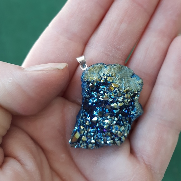 New Titanium Druzy Pendant. - Picture 4 of 8